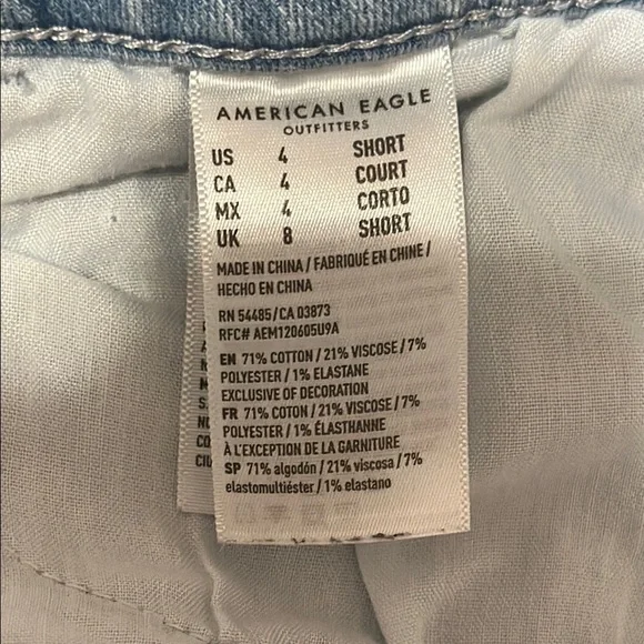American Eagle Light Wash Jeans - Hi Rise - Picture 6 of 9